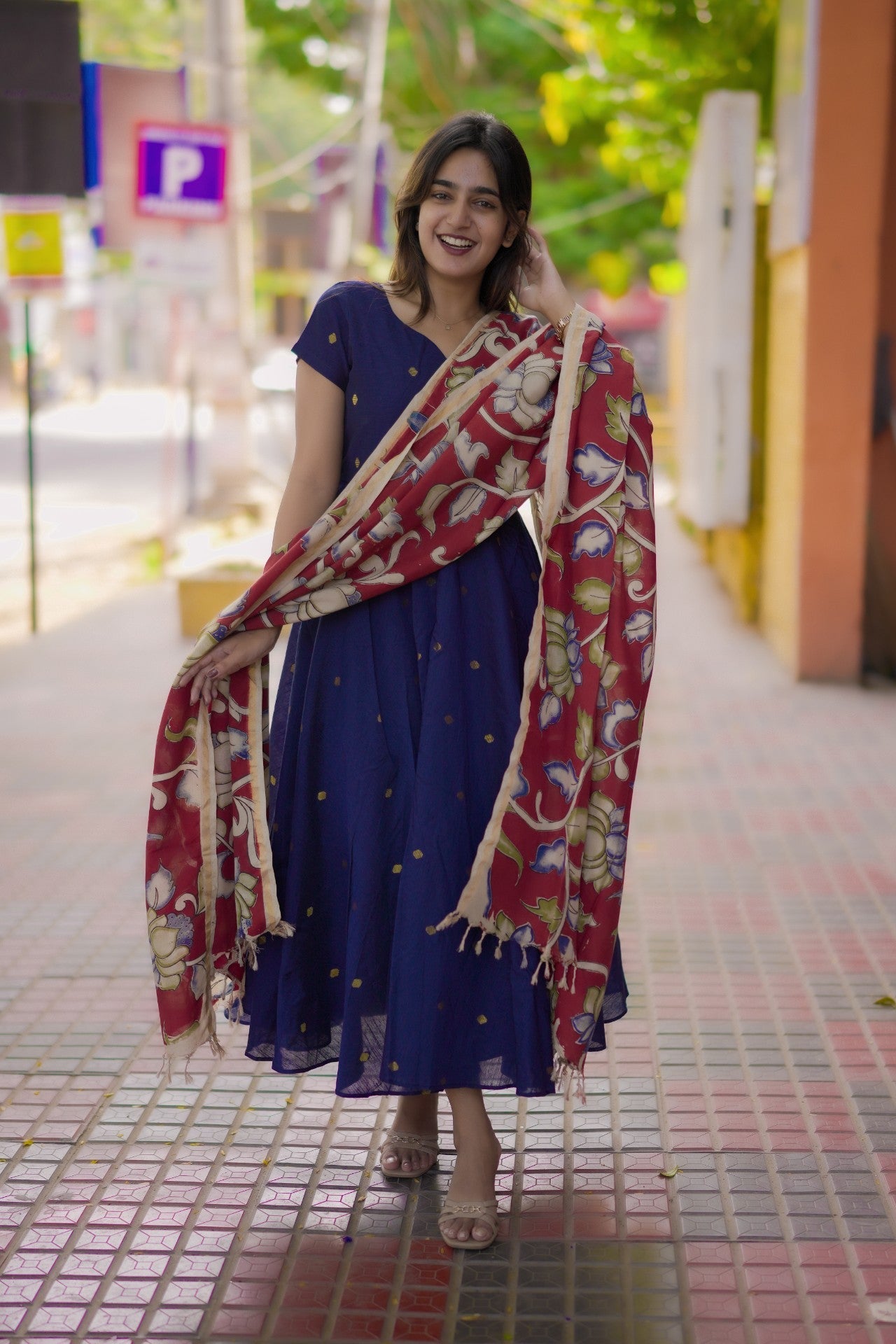 Dresora — The World of Frocks