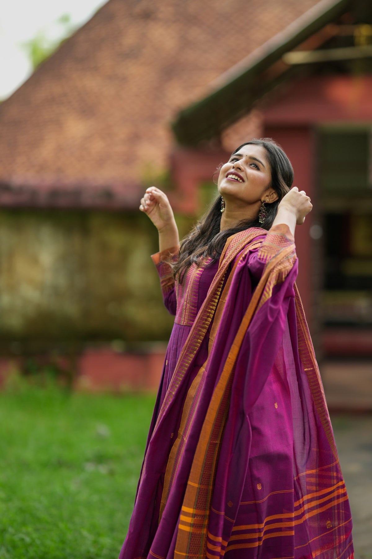 Thaarakai - Swasthika