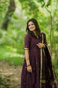 Thaarakai - Navathika