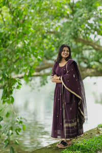 Thaarakai - Navathika
