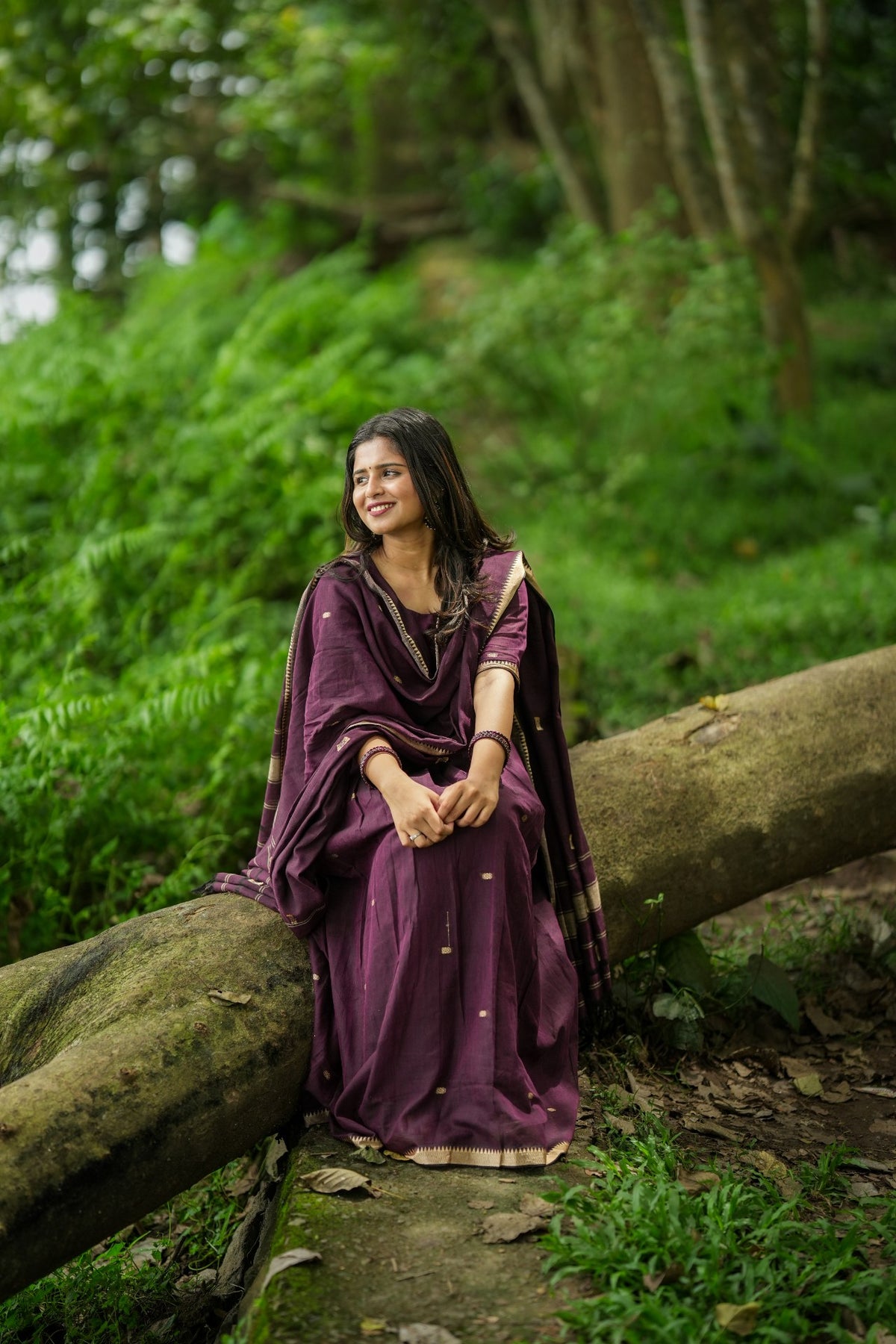 Thaarakai - Navathika