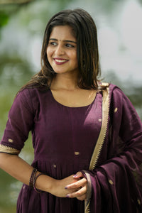 Thaarakai - Navathika
