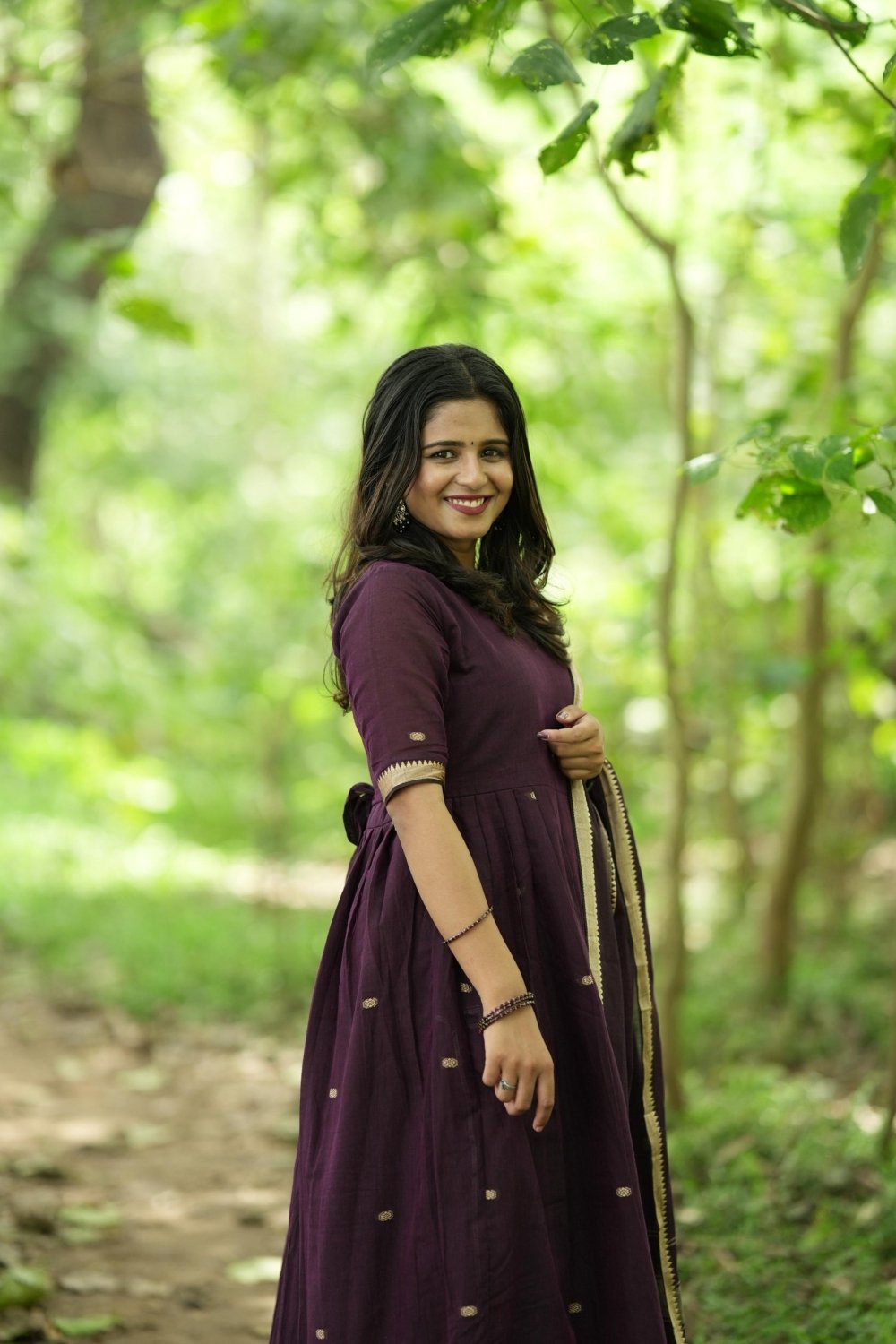 Thaarakai - Navathika - Astonish Admire