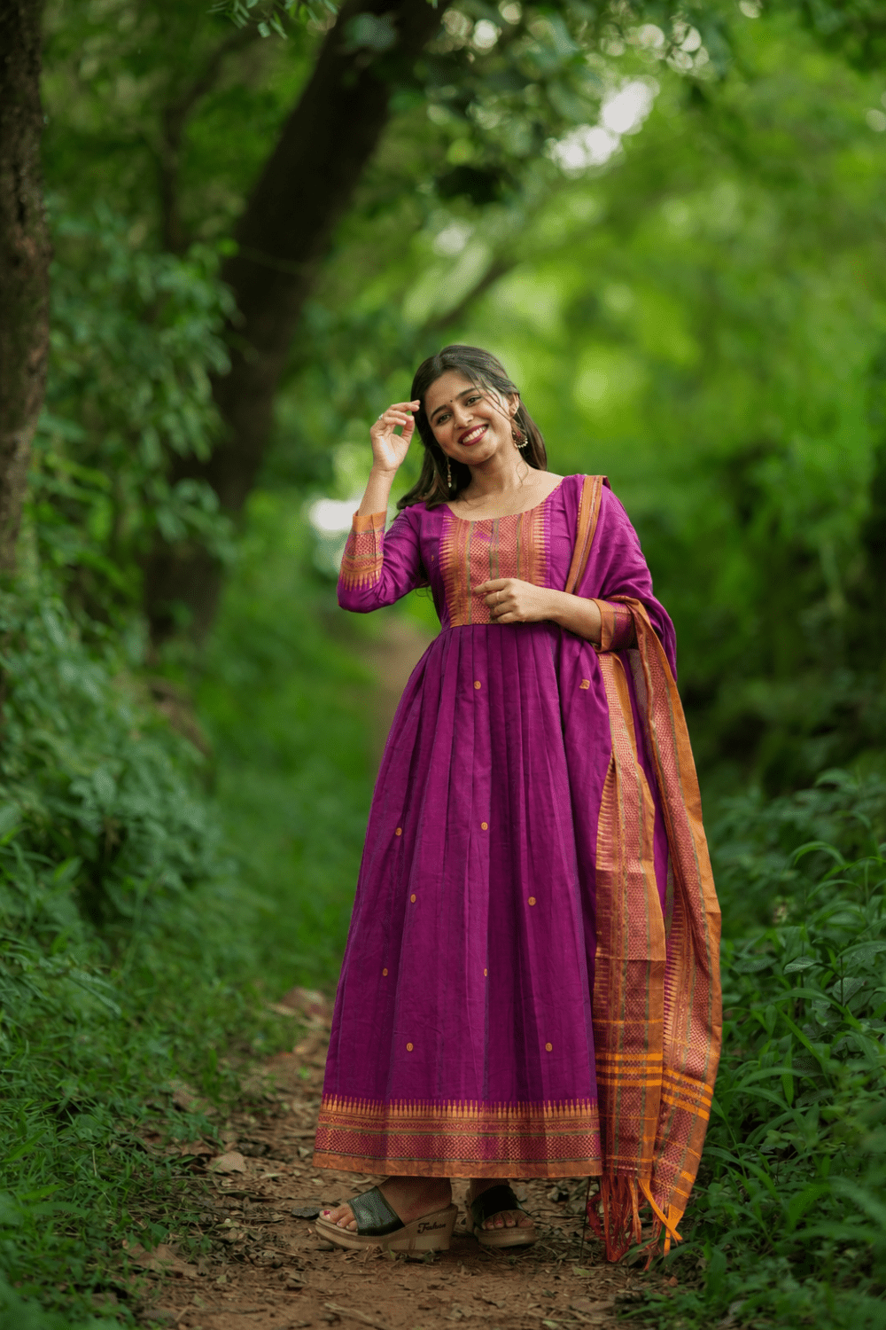 Thaarakai - Swasthika - Astonish Admire